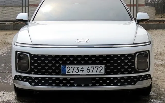 수원중고차매매추천 그랜저 (GN7) LPG 3.5 2WD 매물 사진 2 - 2023/02 76,113km